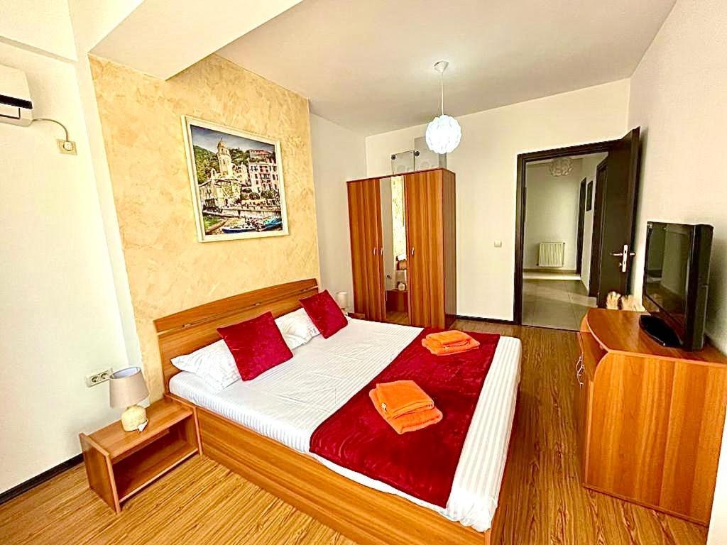 Marcony Boutique Mamaia