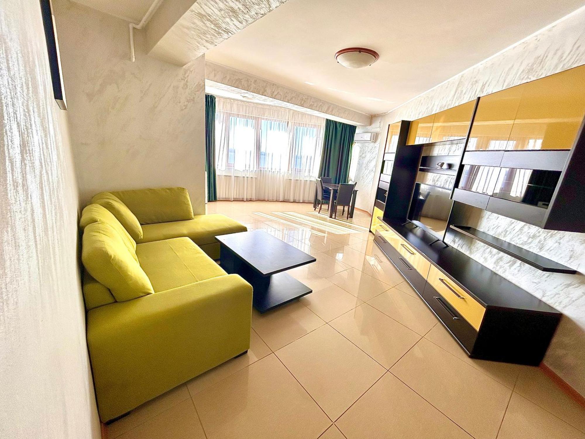 Marcony Boutique Mamaia