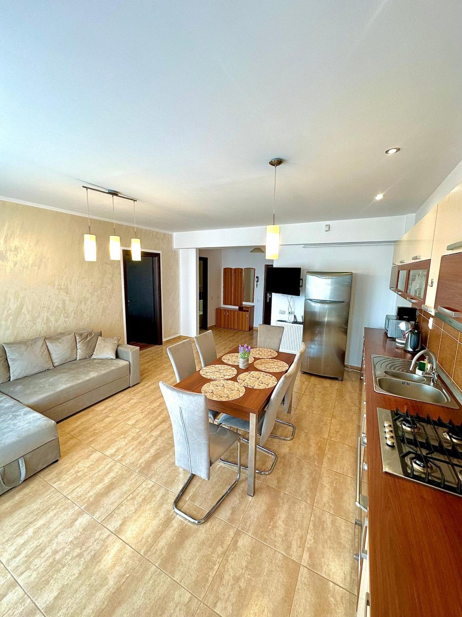 Marcony Boutique * Mamaia